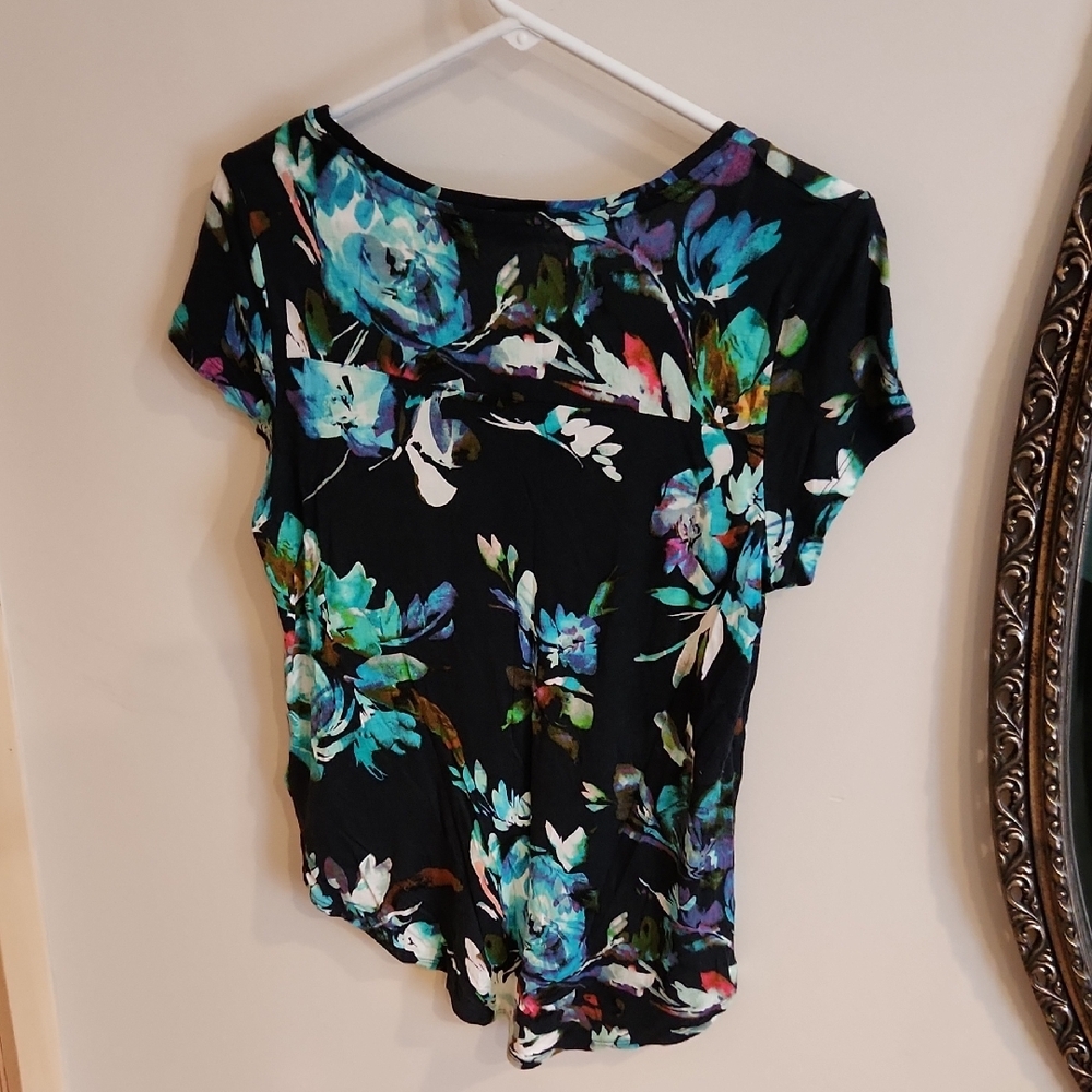 Simply Vera Vera Wang Multicolor Floral Short Sleeve Top - Picture 3 of 4